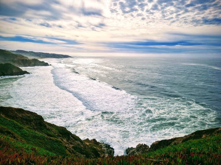 Calm ocean landscape representing confidence in real-life English conversations