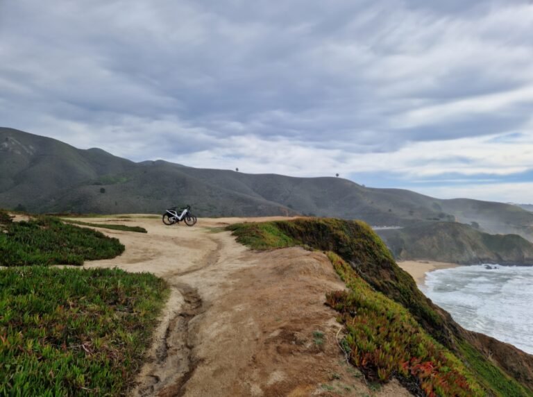 Coastal cliff path representing openness and cultural communication in small talk in the US